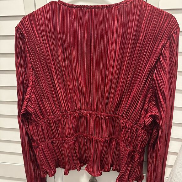 Luxe Designs Wine Red Plisse Satin Long Sleeve Tie-Front Top Size XL - Picture 6 of 6
